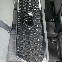 Tacoma TRD Sport Grill
