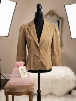Tan Blazer w Lace Trim - 12 &  Beauty Gift Bag 🎁