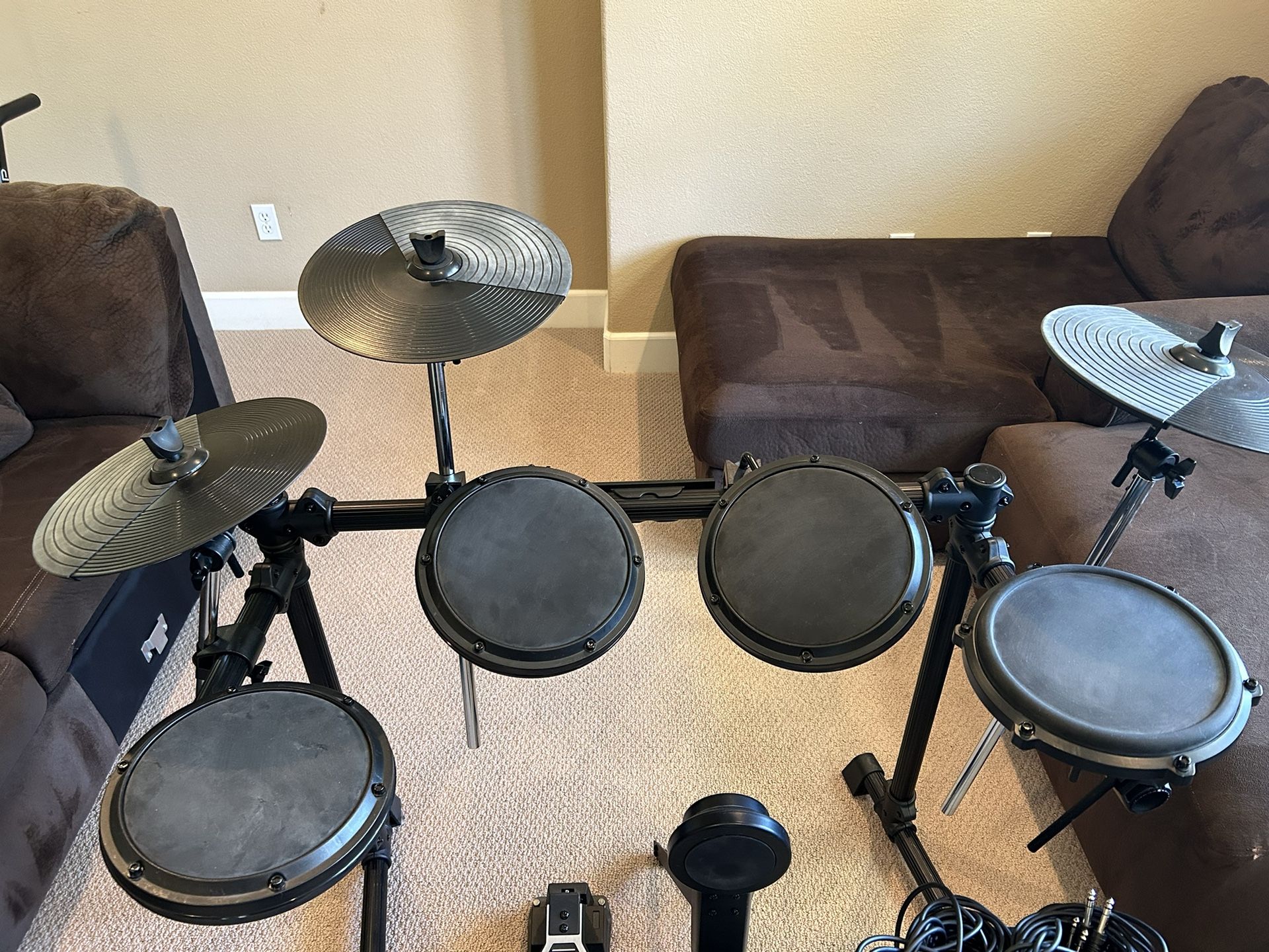Alesis 7 Piece Electric Drum Set With Alesis DM10 Drum Module