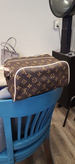 Luis Vuitton Travel Mini 💼