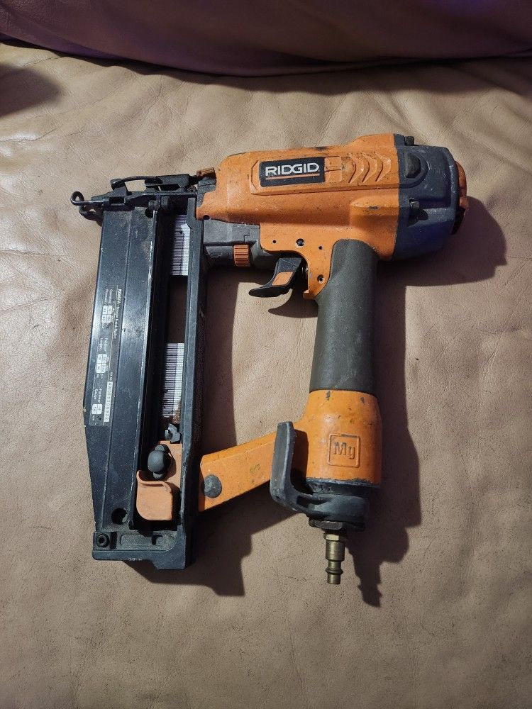 Rigid 16 Gauge Pneumatic Straight Nail Gun Finishing 3/4 To 2 1/2 Inch Nails