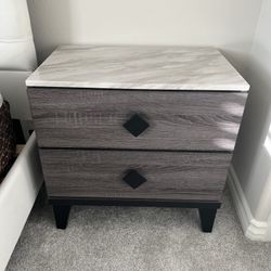 1 Nightstand