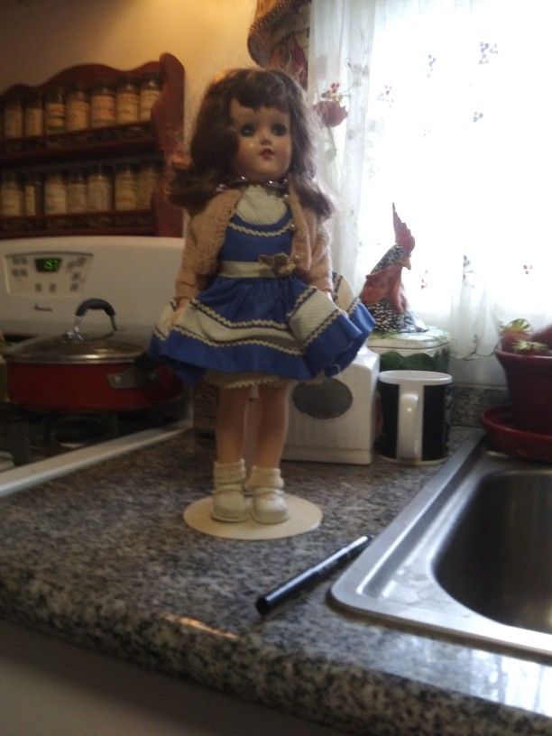 Madame Alexander Doll. - 1950's 1st Walking & Perm Doll