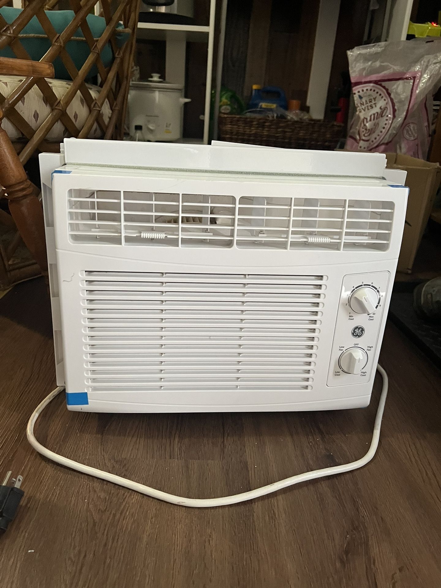 GE Appliances - 150 Sq. Ft 5,100 BTU Window Air Conditioner AC