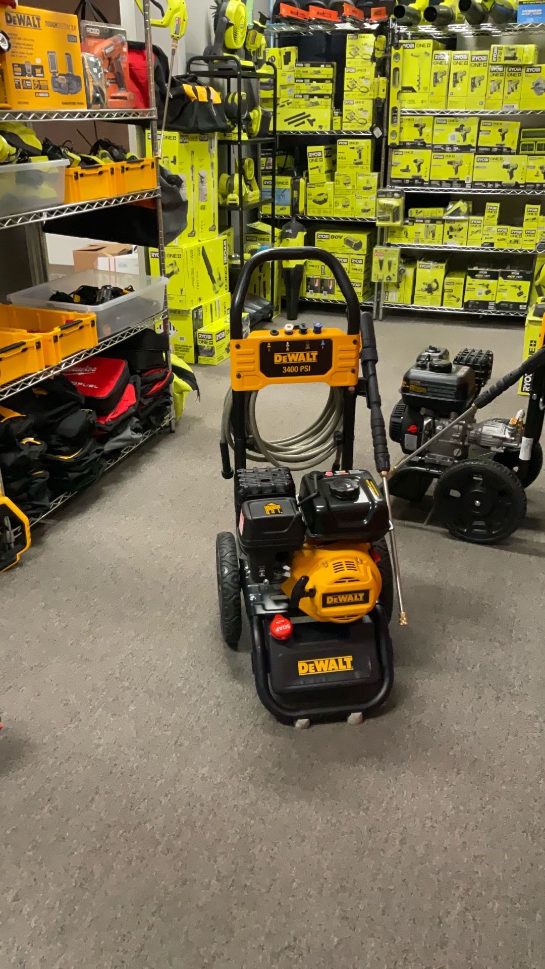 DEWALT 3400 PSI 2.5 GPM Gas Pressure Washer with Maintenance-Free Pump, Heavy-Duty Commercial Cold Water Power Washer