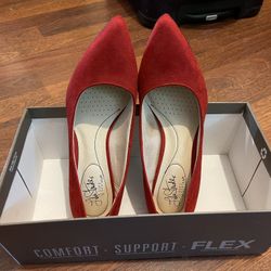 Brand New Size 7 Women’s Shoes