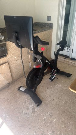 Peloton Bike, Like New!