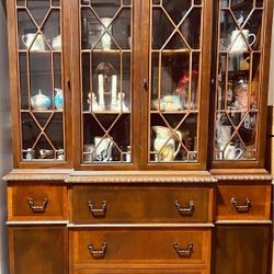 Antique China Hutch Mahagony In Mint Condition 