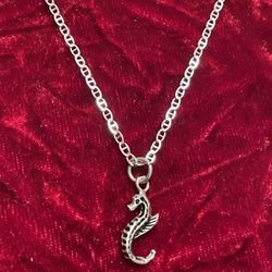 925 NEW SILVER Necklace With Beautiful Seahorse Pendent 