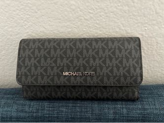 Michael Kors Wallet Brand New!