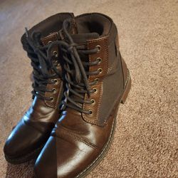 Mens Boots  Size 8