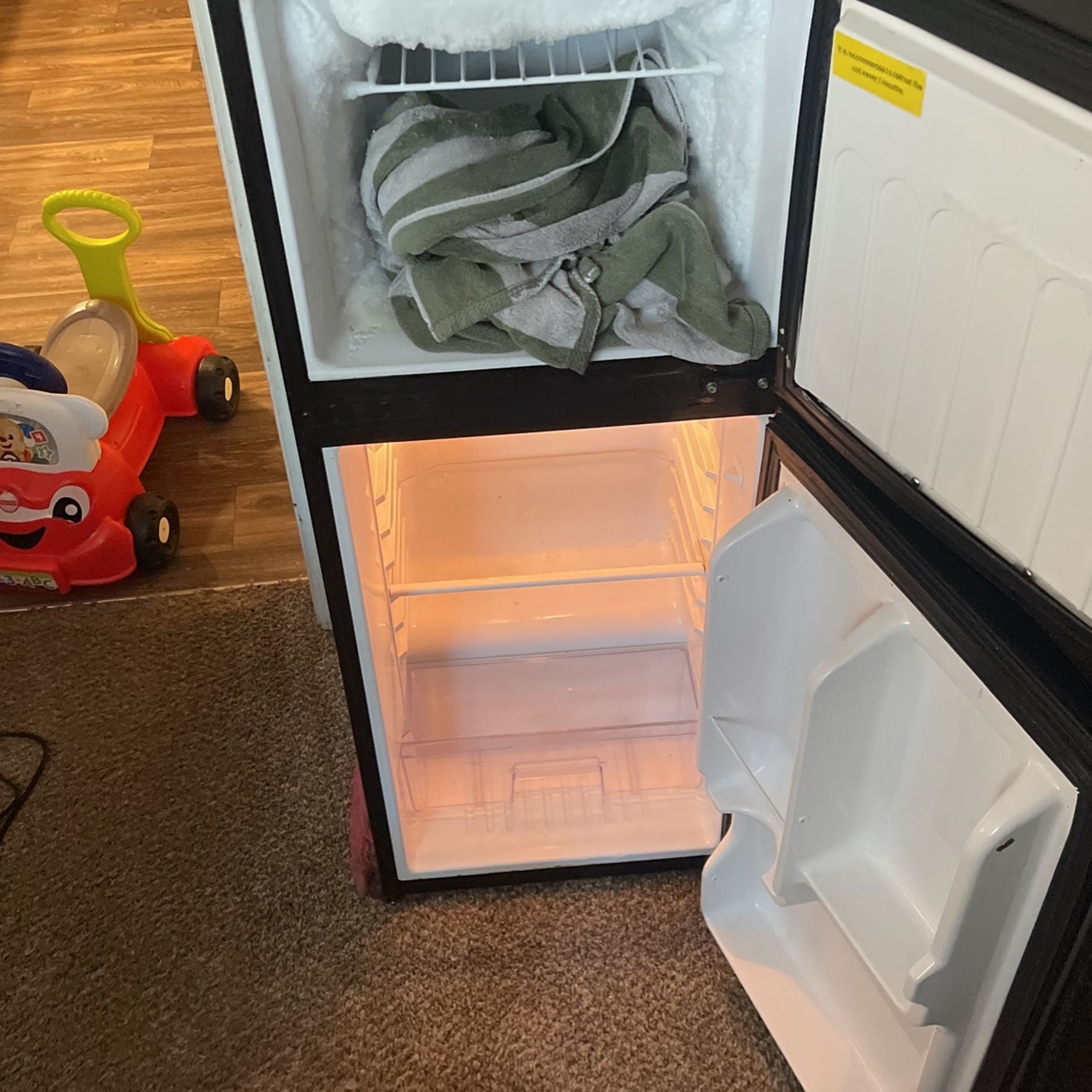 Magic chef Mini Fridge/ Freezer