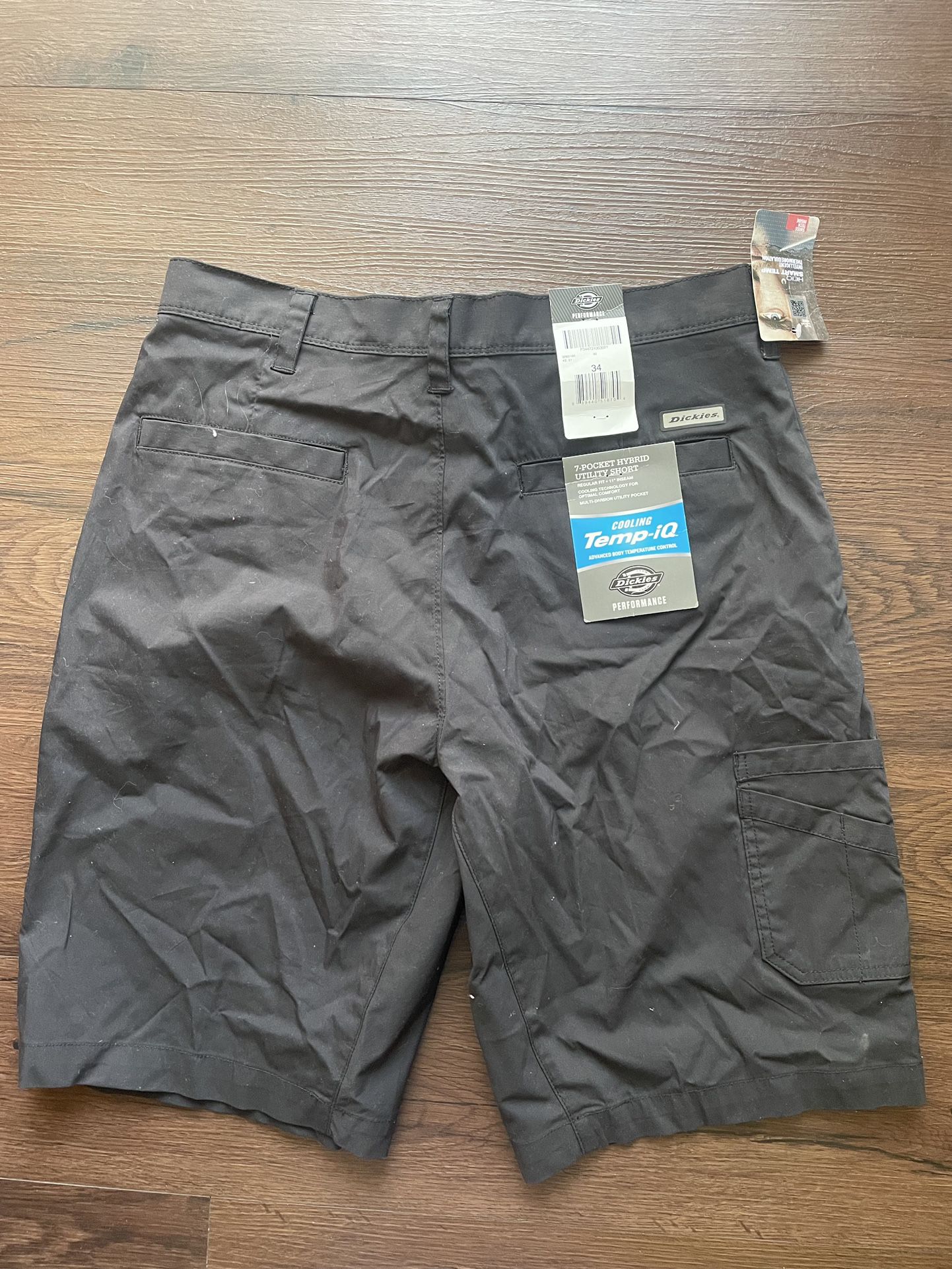 New Man’s FLEX Cooling Regular Fit Utility Shorts, Size 34