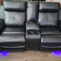 Manual Reclining Loveseat with Console