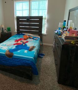 Kids full sized bed set