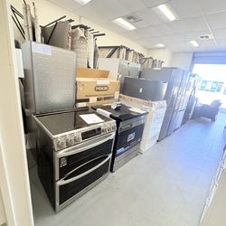 Electric stove/ freezer/refrigerator