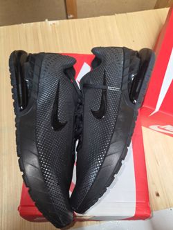 Brand new never worn Size 12 mens Nike Air Max Phoniex Triple Black Sneakers