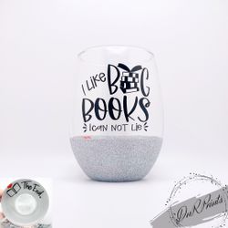Book Lover Wine Glass