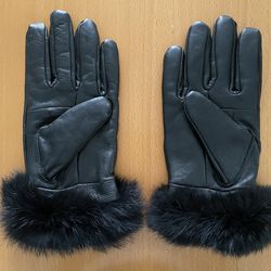 Black leather gloves for woman
