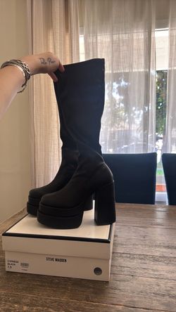 Steve Madden Cypress platform boots