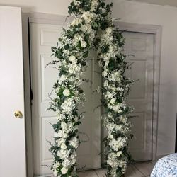 Floral arrangement for weddings