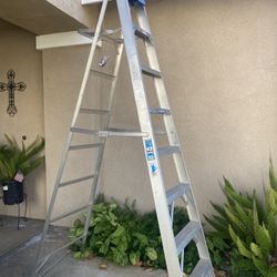 Selling  a Werner 8’ Ladder In Good Condition ,  In like new condition 