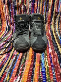 Steel toe shoes