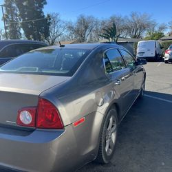 2011 Chevy Malibú LS Sedan 4D 