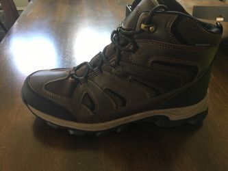 Brand new Eddie Bauer Fairmont hiking boots for Sale in Duncan SC