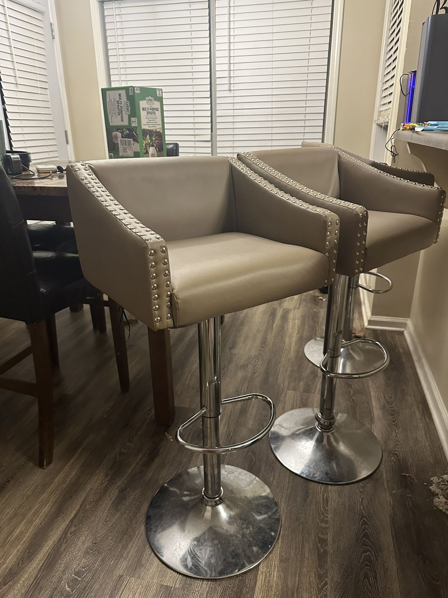 BEBE BAR STOOLS set Of 3