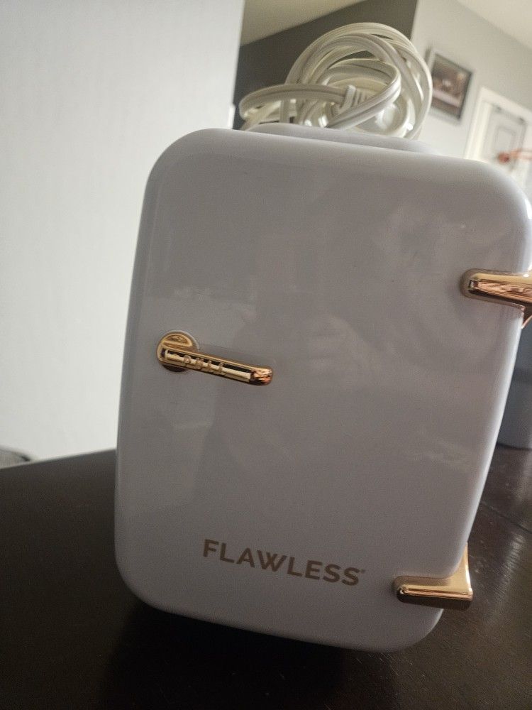 Flawless BEAUTY FRIDGE