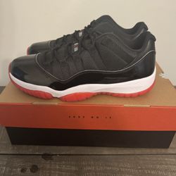 Jordan Bred Low 11s Size 9.5