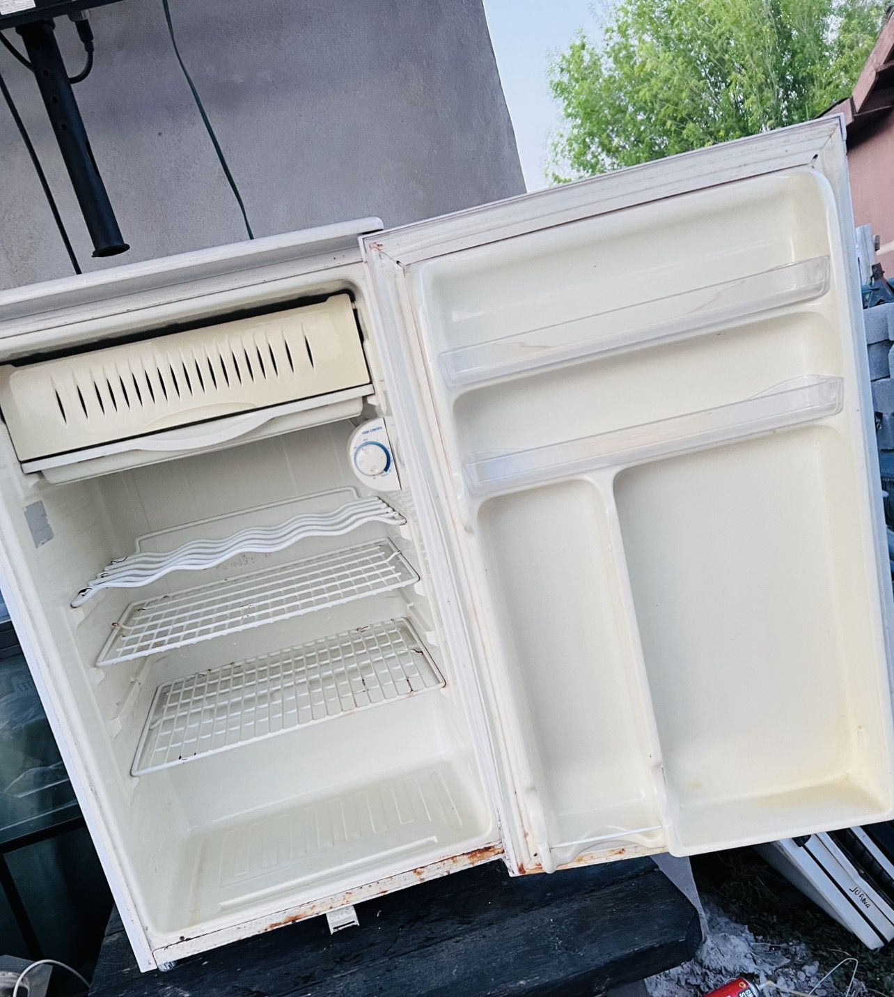 GE mini fridge with top freezer