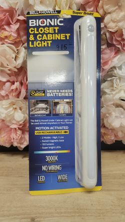 Bell + Howell
Bionic Closet Light 13 in. x 1.1 in. USB Rechargeable White Motion Activated, Integrated LED Under Cabinet Light