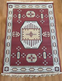 Made in Iran Persian Style Rug 43” x 67” (4’ x 6’)  – Brand New Decorative Area Rug