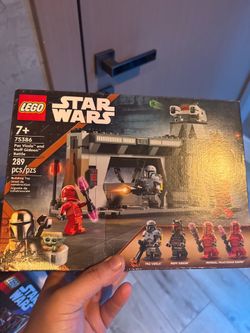 Sealed sets and 4 minifig Star Wars lot