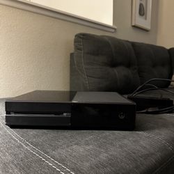 Xbox One - 500GB - Great Condition - Black