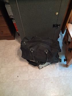 Suit Case On Wheels. With Handle Clean (Cash Only)