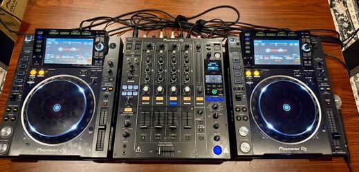 Pioneer DJ Setup — 2 CDJ-2000NXS2 + DJM-900NXS2 + Boxes & Decksavers