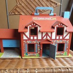 Vintage Dollhouse!