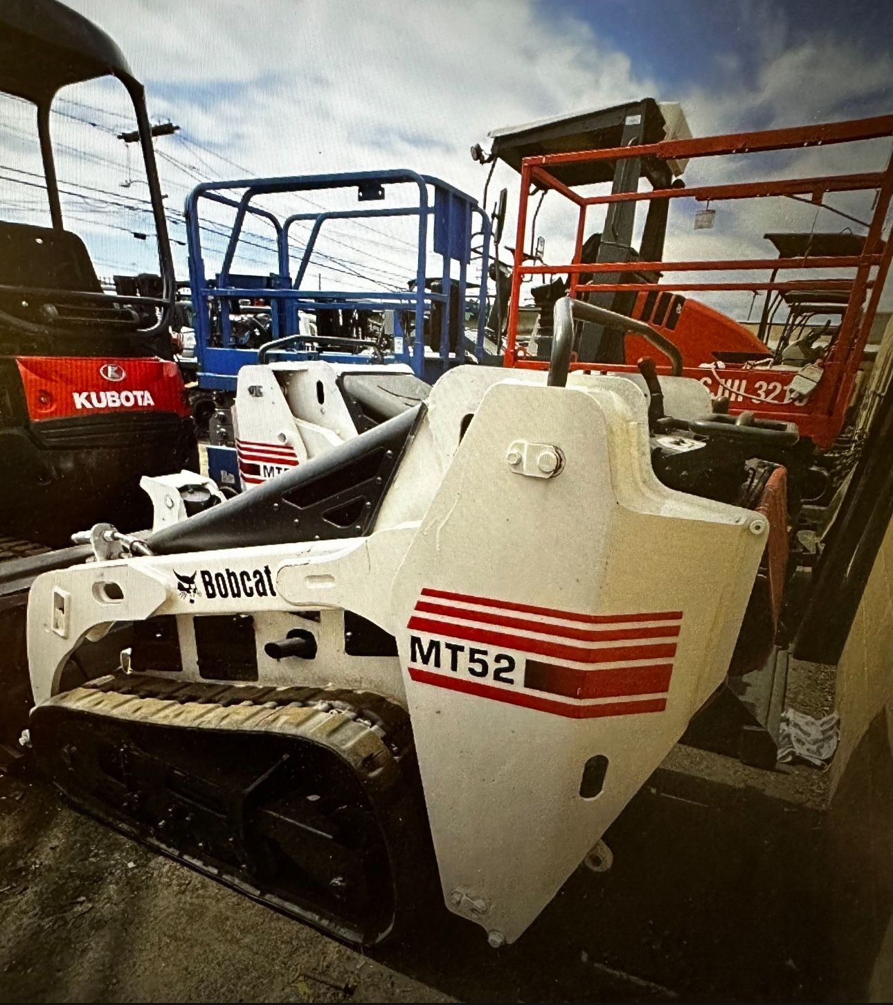 Bobcat / Track Skid Steer