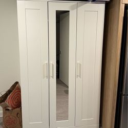 3 Door Wardrobe With Mirror (white)