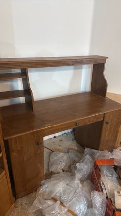 Multi use desk