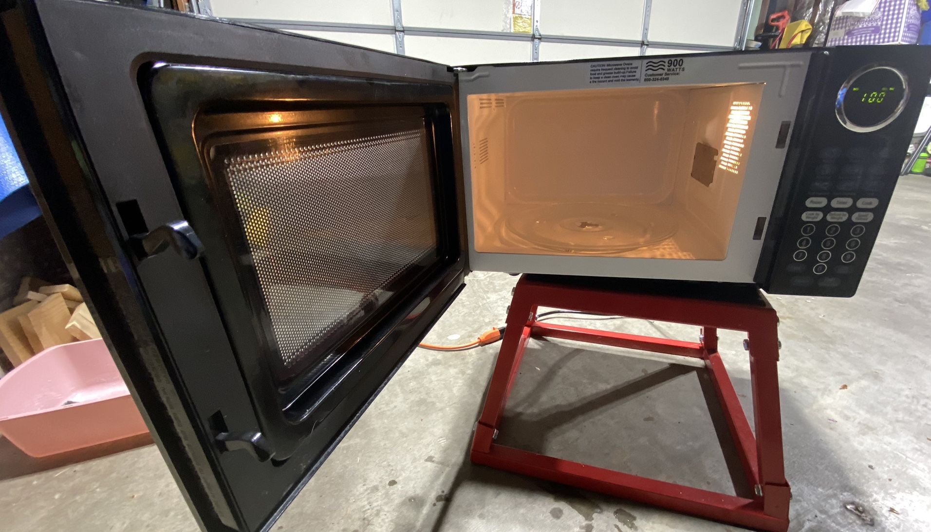 Microwave Sunbeam 900 watts 0.9 cu ft