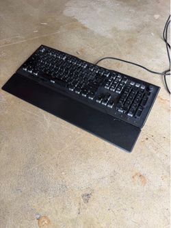 Roccat Vulcan 121 Wired Keyboard