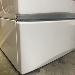 Pedestals - I Have 2 The Same 