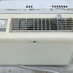 LG 5000 BTU Window Air Conditioner Works Perfect 