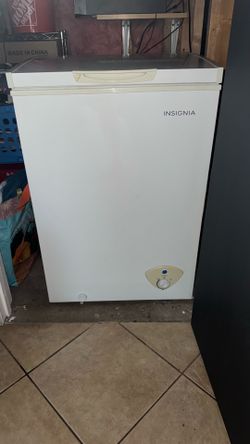Insignia 3.5 Cu. Ft. Chest Freezer