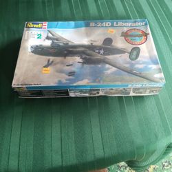 Revell B-24D Liberator Model Kit