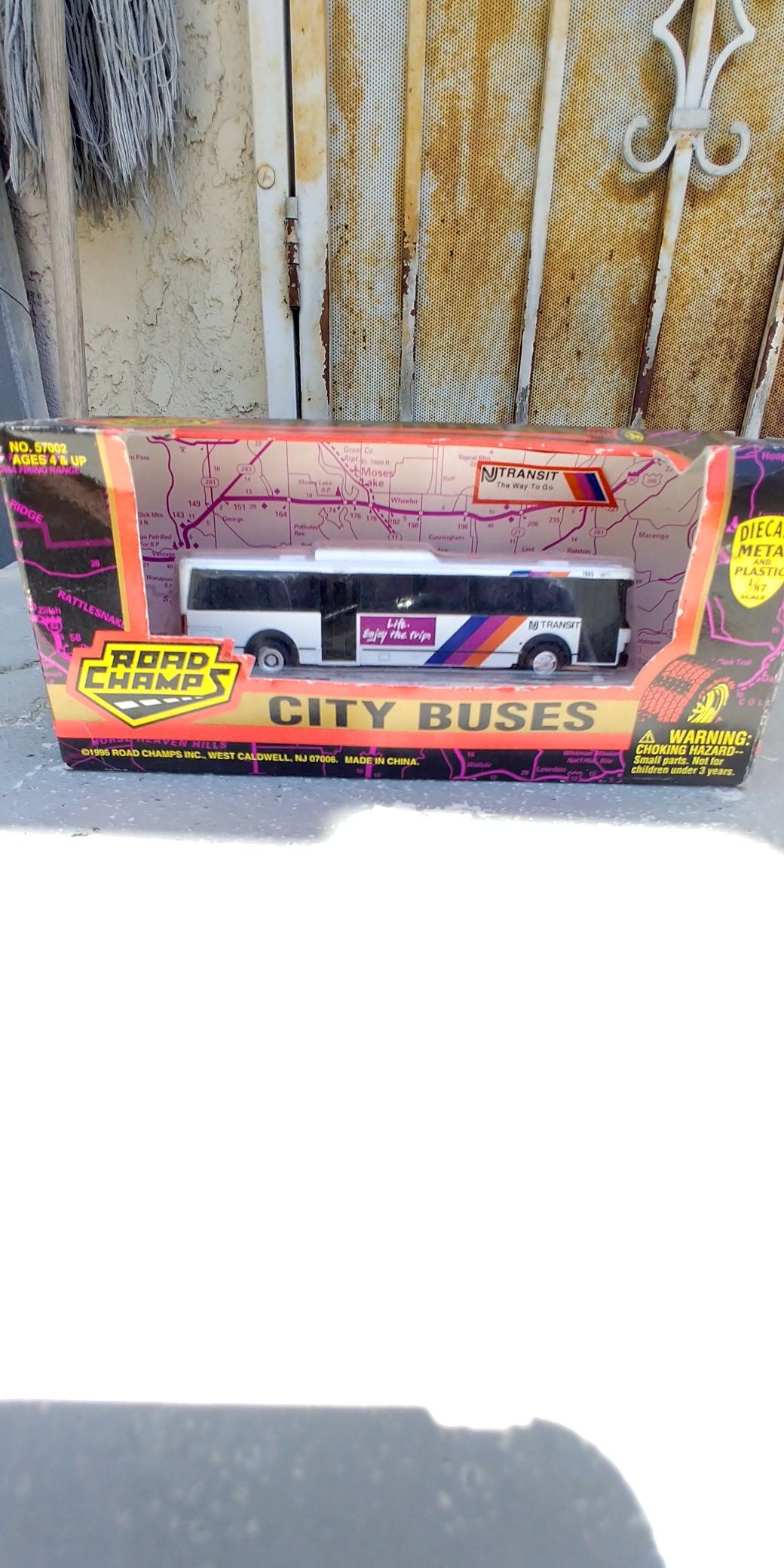Road Champs NJ TRANSIT FLXIBLE Bus 1:87 scale
